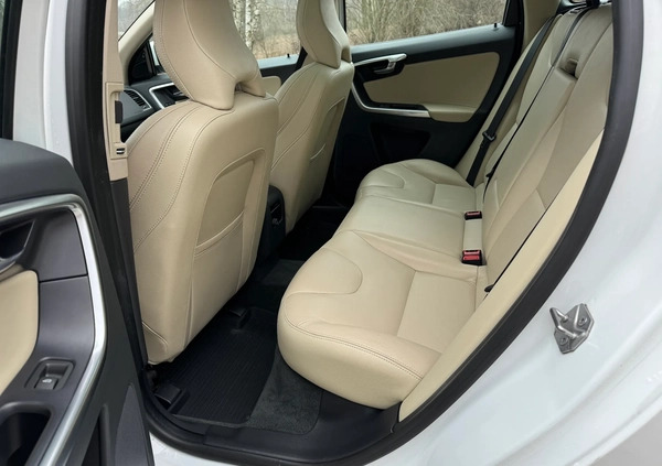 Volvo XC 60 cena 124900 przebieg: 100569, rok produkcji 2017 z Kraków małe 191